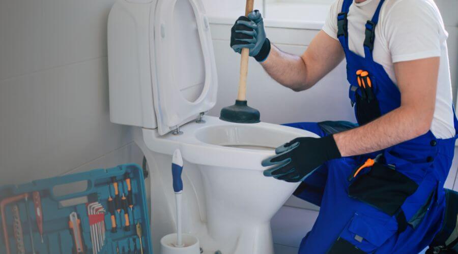 Professional expert plumbing services in Oilton, OK